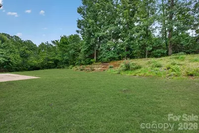 8100 Laurel Run Drive, Charlotte, NC 28269 - Photo 33