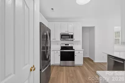 8100 Laurel Run Drive, Charlotte, NC 28269 - Photo 11