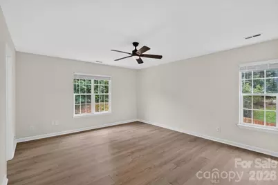 8100 Laurel Run Drive, Charlotte, NC 28269 - Photo 27