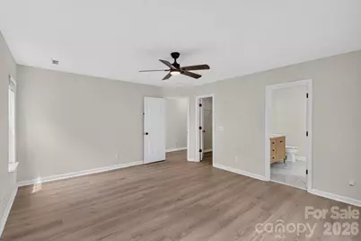 8100 Laurel Run Drive, Charlotte, NC 28269 - Photo 29