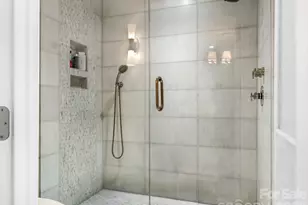 223 Perrin Pl, Charlotte, NC 28207 - Photo 23