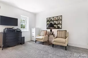 223 Perrin Pl, Charlotte, NC 28207 - Photo 29