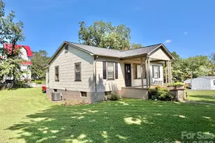 371 Sulphur Springs Rd, Hiddenite, NC 28636 - Photo 1