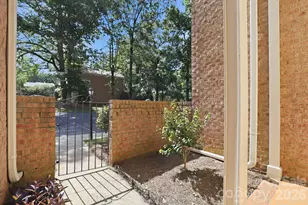 6606 Bunker Hill Cir, Charlotte, NC 28210 - Photo 3