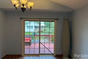 65 Spencer St, Clyde, NC 28721 - Photo 7