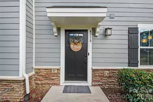 4518 Valley Walk Dr, Charlotte, NC 28216 - Photo 3