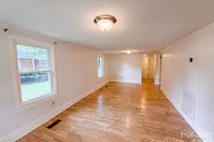 1017 White Ln, Gastonia, NC 28052 - Photo 3