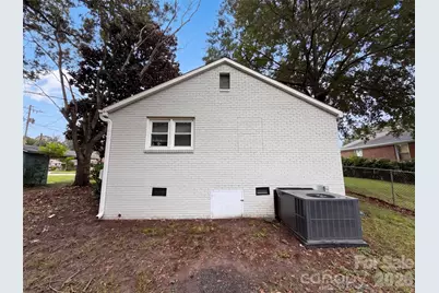 1017 White Lane, Gastonia, NC 28052 - Photo 5