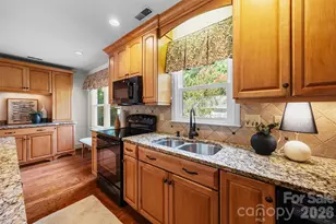 4030 Foxmoor Dr, Charlotte, NC 28226 - Photo 13