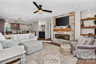 7340 Lake Front Dr, Charlotte, NC 28278 - Photo 13