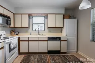 1406 Abbey Cir, Asheville, NC 28805 - Photo 13