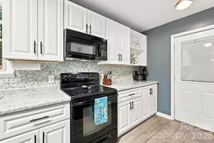24 Oakwood Rd, Candler, NC 28715 - Photo 15