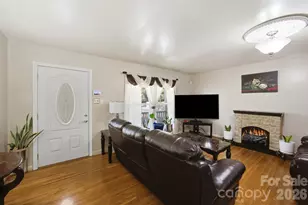 5218 Dolphin Ln, Charlotte, NC 28215 - Photo 13