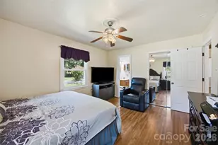 5218 Dolphin Ln, Charlotte, NC 28215 - Photo 21