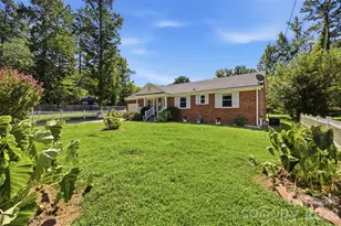 5218 Dolphin Ln, Charlotte, NC 28215 - Photo 47