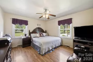 5218 Dolphin Ln, Charlotte, NC 28215 - Photo 19