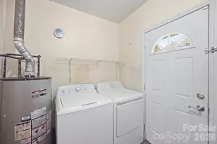 5218 Dolphin Ln, Charlotte, NC 28215 - Photo 33