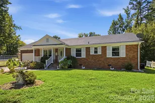 5218 Dolphin Ln, Charlotte, NC 28215 - Photo 5