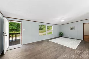 4782 29th St Dr NE, Hickory, NC 28601 - Photo 3