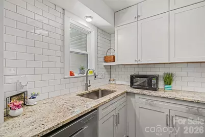 415 W 7th Street #Unit F, Charlotte, NC 28202 - Photo 13