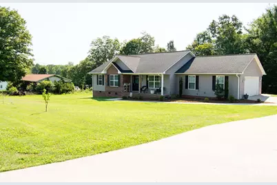 2422 23rd Street Drive NE, Hickory, NC 28601 - Photo 3