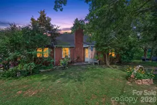 21 Maple Ave, Candler, NC 28715 - Photo 5