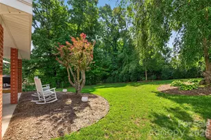 1053 20th Ave NW, Hickory, NC 28601 - Photo 5