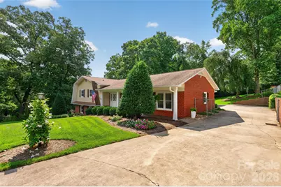 1053 20th Avenue NW, Hickory, NC 28601 - Photo 3