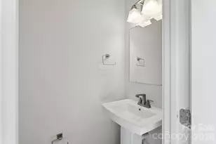 408 Tristram Ln, Charlotte, NC 28205 - Photo 9