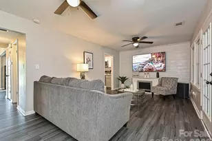 8069 Regent Park Ln, Charlotte, NC 28210 - Photo 11