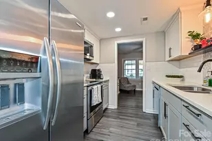 8069 Regent Park Ln, Charlotte, NC 28210 - Photo 7