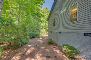 23 Tall Pines Rd, Hendersonville, NC 28739 - Photo 33