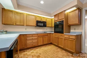 23 Tall Pines Rd, Hendersonville, NC 28739 - Photo 15