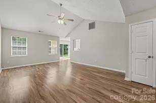 302 Touch Me not Ln, Charlotte, NC 28216 - Photo 3
