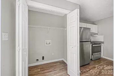 302 Touch Me Not Lane, Charlotte, NC 28216 - Photo 7
