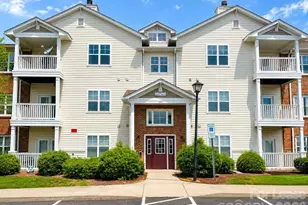 9813 Hyde Glen Ct, Charlotte, NC 28262 - Photo 1