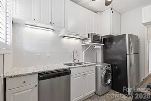 2112 Crescent Ave, Charlotte, NC 28207 - Photo 15