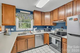 655 Overlook Dr, Spruce Pine, NC 28777 - Photo 9