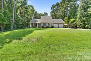 302 Nottingham Way, Wadesboro, NC 28170 - Photo 1