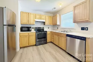527 E Carpenter St, Dallas, NC 28034 - Photo 11