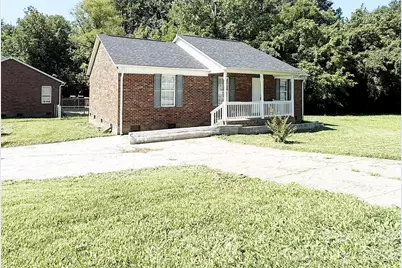 527 E Carpenter Street, Dallas, NC 28034 - Photo 3