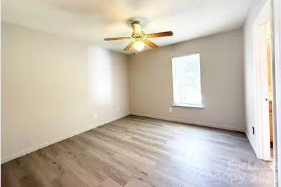 527 E Carpenter Street, Dallas, NC 28034 - Photo 15