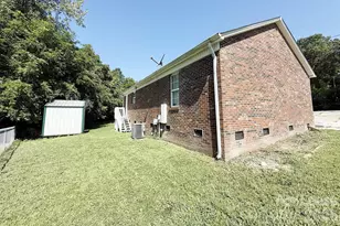 527 E Carpenter St, Dallas, NC 28034 - Photo 5