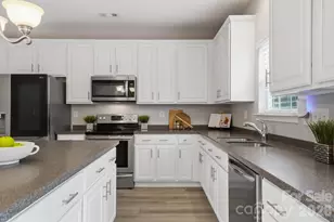 1001 Yellow Daisy Dr, Matthews, NC 28104 - Photo 7