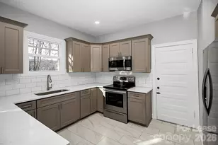 701 S York St, Gastonia, NC 28052 - Photo 5