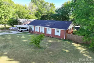 4131 Woodgreen Terrace, Charlotte, NC 28205 - Photo 1