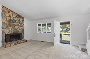 5300 Rolling Oak Ln, Charlotte, NC 28227 - Photo 11