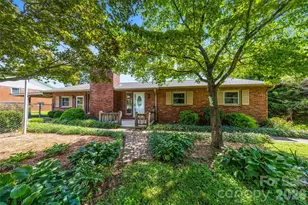 708 Loop Rd, Hendersonville, NC 28792 - Photo 1