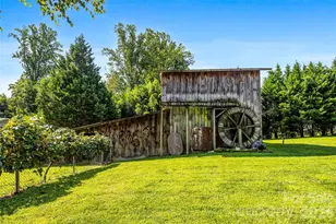 708 Loop Rd, Hendersonville, NC 28792 - Photo 27