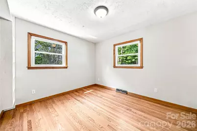 708 Loop Road, Hendersonville, NC 28792 - Photo 15